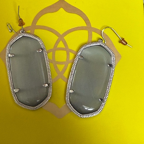 Kendra Scott Danielle Large Drop Earrings Slate Cat's Eye Glass Silver - Picture 2 of 9